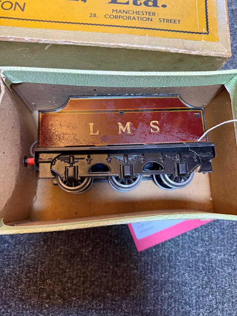 A Bassett-Lowke O Gauge 4-4-0 Loco & Tender LMS maroon 'Compound' No.1082, - 9