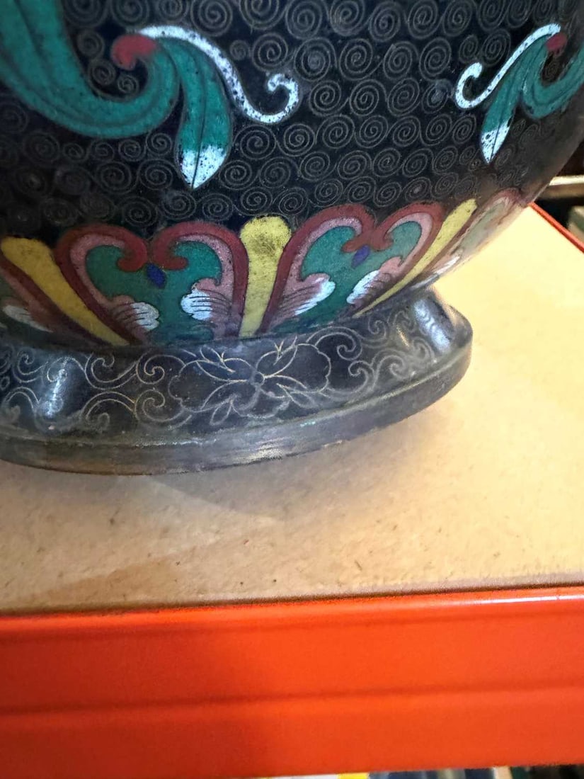 A Chinese cloisonné jardinière, Late 19th century, - 3