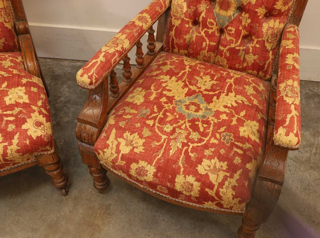 A pair of Victorian oak chairs, 20th century, - 3