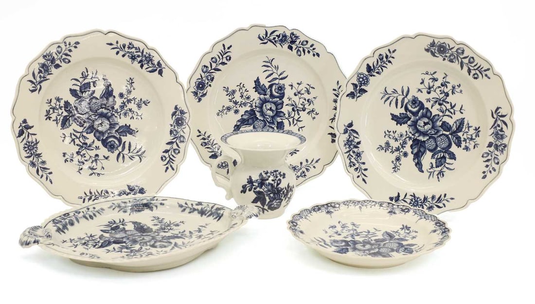 A collection of Worcester blue and white porcelain, circa 1770, (1 of 1)