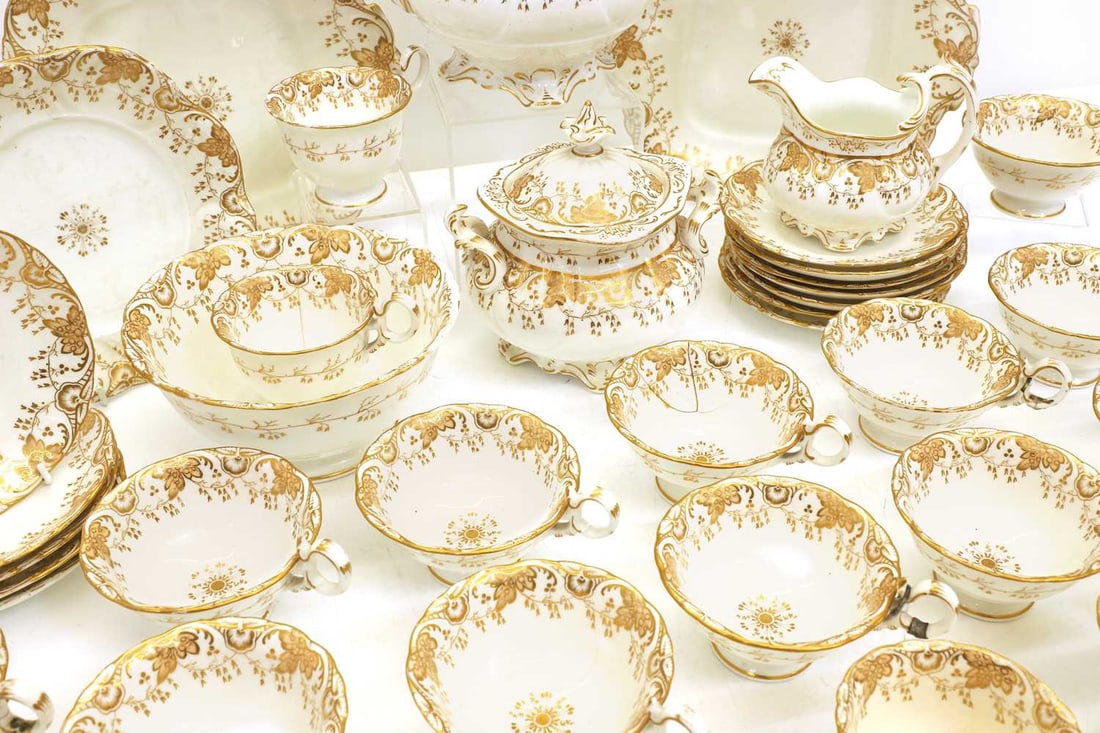 A Rockingham style tea service, 19th century, - 2