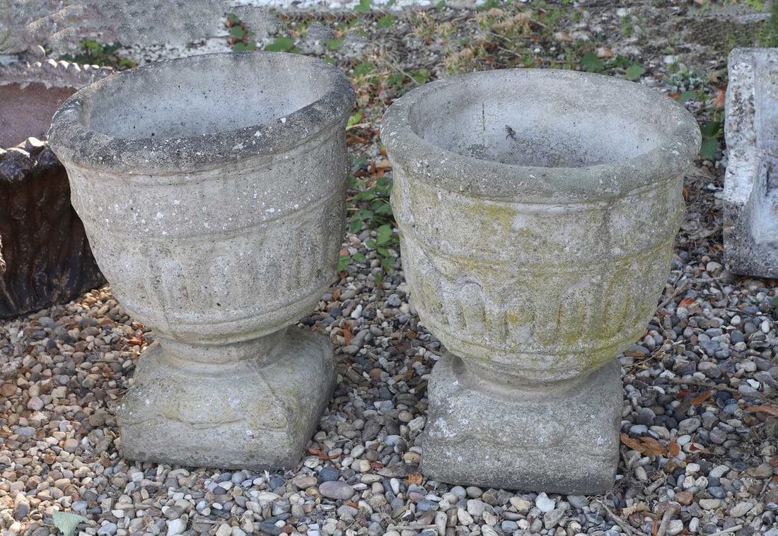 A pair of composite urns, (1 of 1)