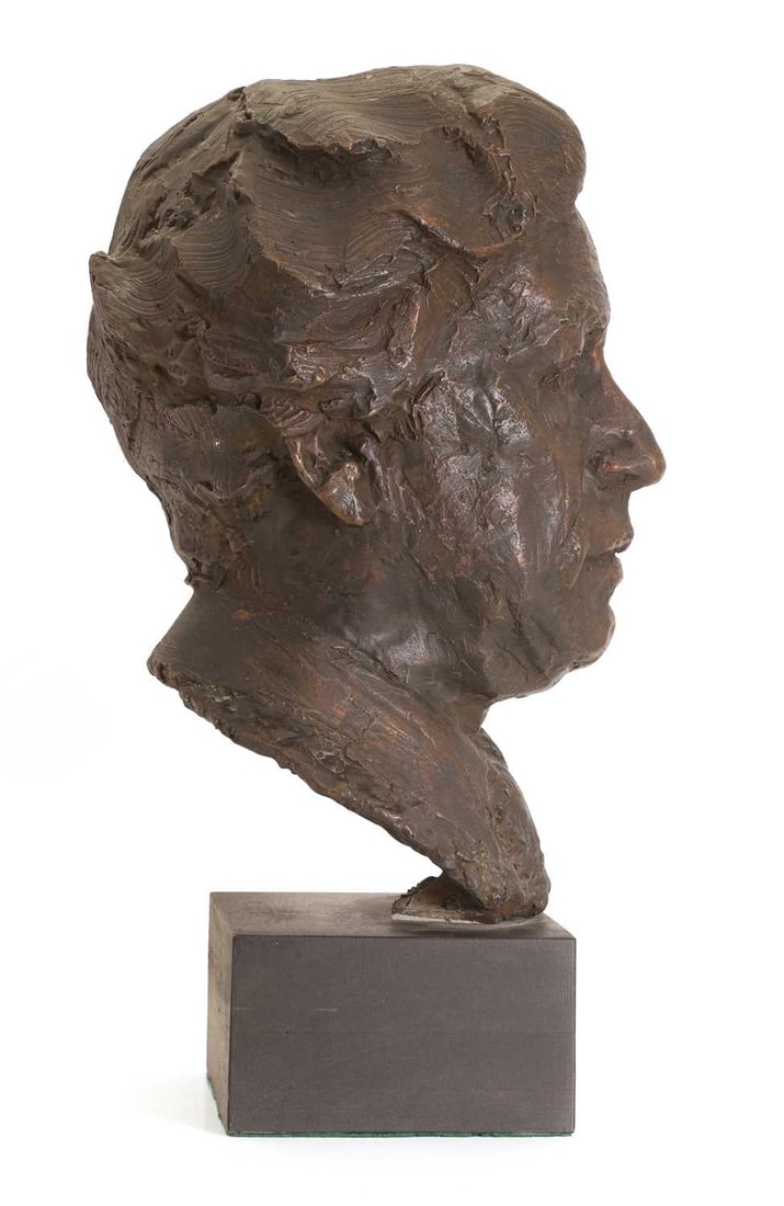 Erno Szegedi (Hungarian-British, 1933-1988) a bust of a gentleman, dated 1985 - 2