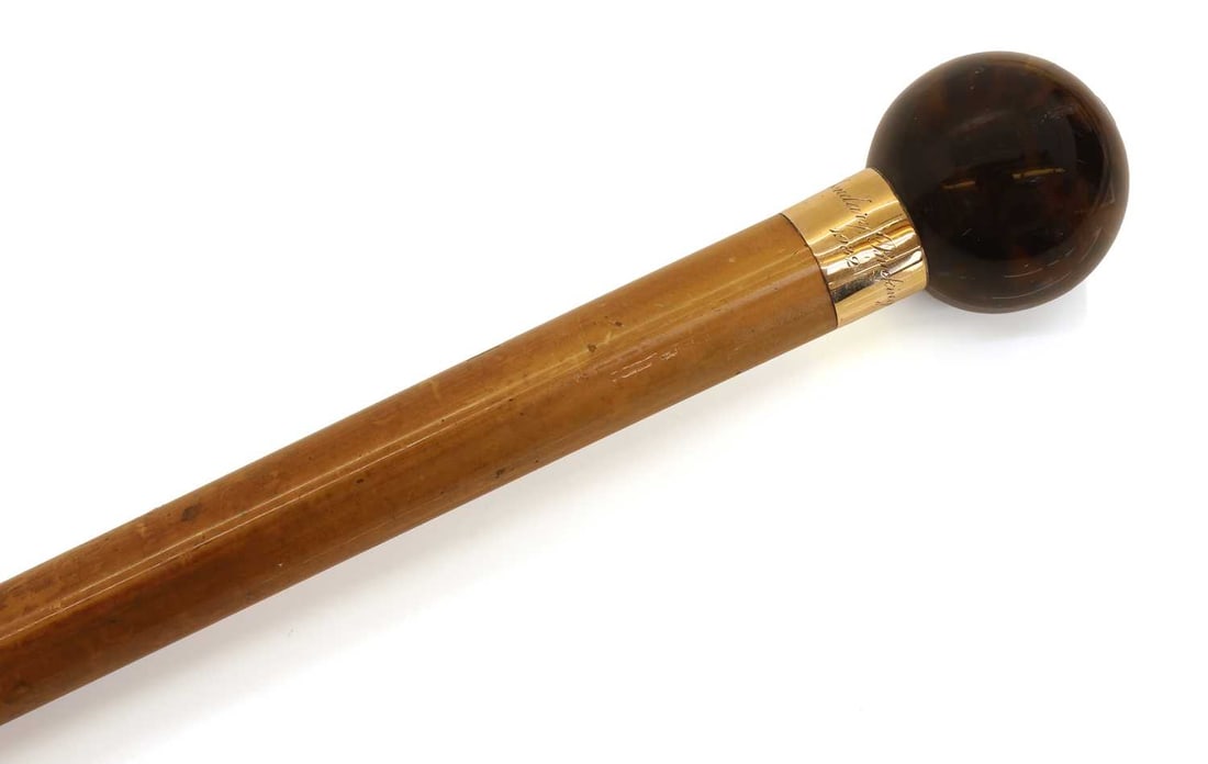 An 18ct gold and faux tortoiseshell walking cane by Thomas Johnson, London, 1886, - 2
