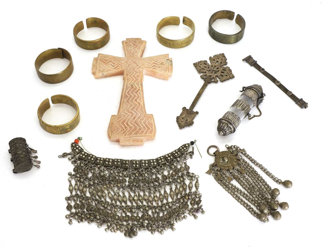 A collection of assorted ethnographic items, 19th/20th century, (1 of 1)