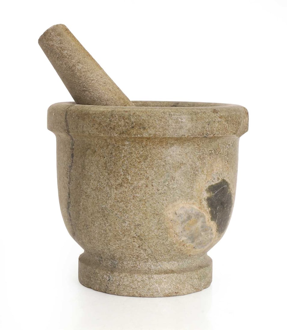 A marble mortar and pestle, late 19th/early 20th century, - 2
