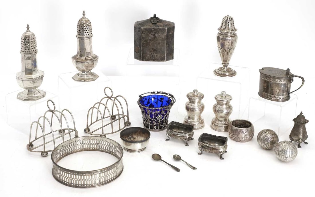 A collection of silver table items, (1 of 1)