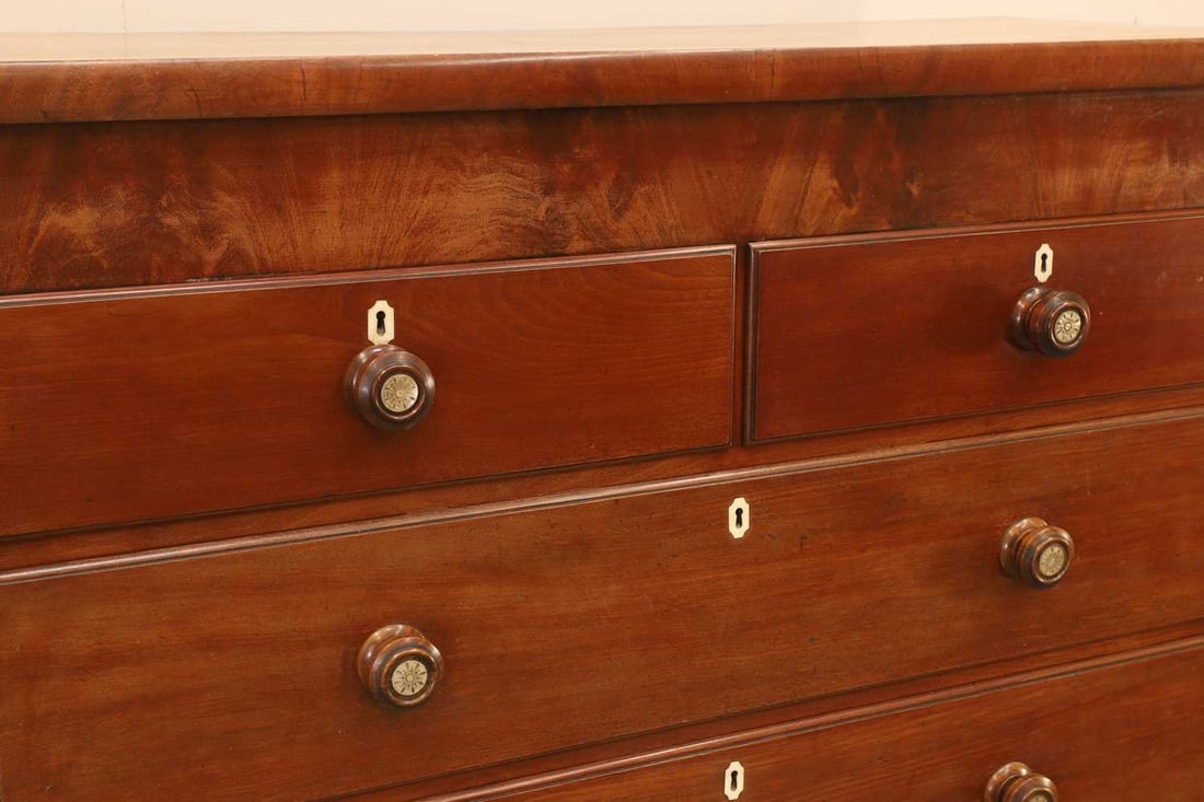 A Victorian mahogany chest, late 19th century / early 20th century, - 2