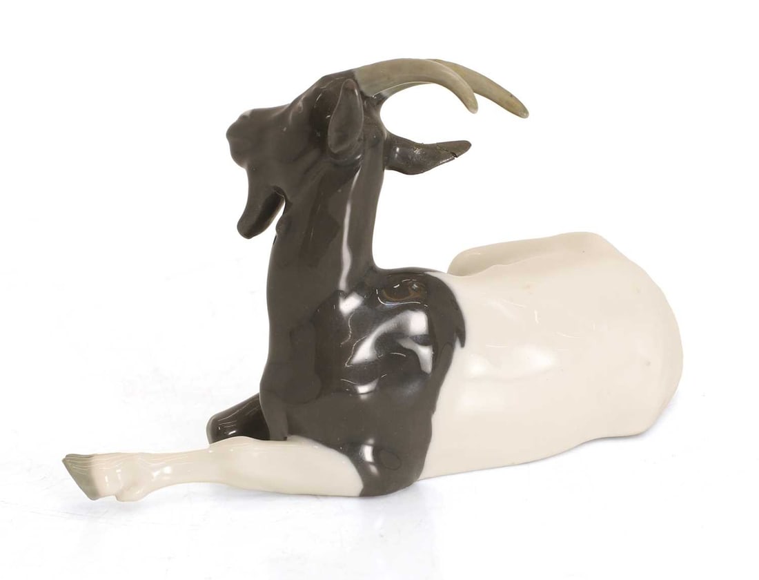 A Meissen model of a goat 20th century, - 2