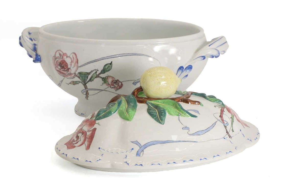 A Haviland & Co French tureen, - 2