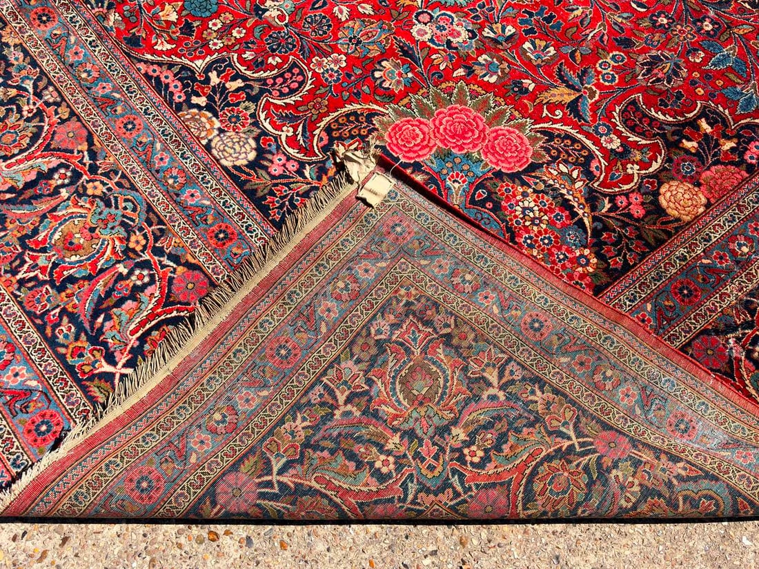 A hand knotted Persian carpet, 20th century, - 3