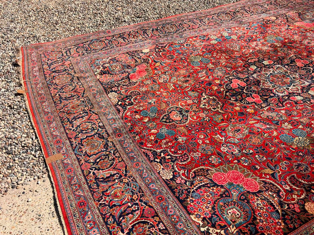 A hand knotted Persian carpet, 20th century, - 4