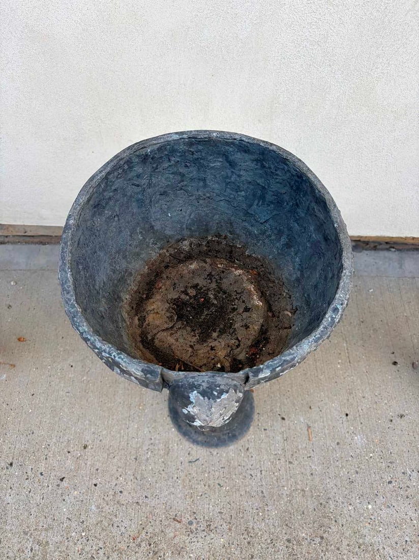 A lead jardinière and stand, circa 1900, - 3