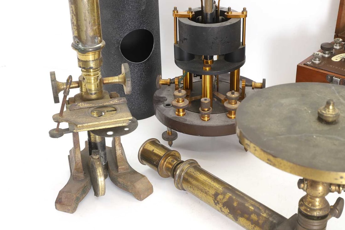 A group of various scientific instruments, 19th century and later, - 3