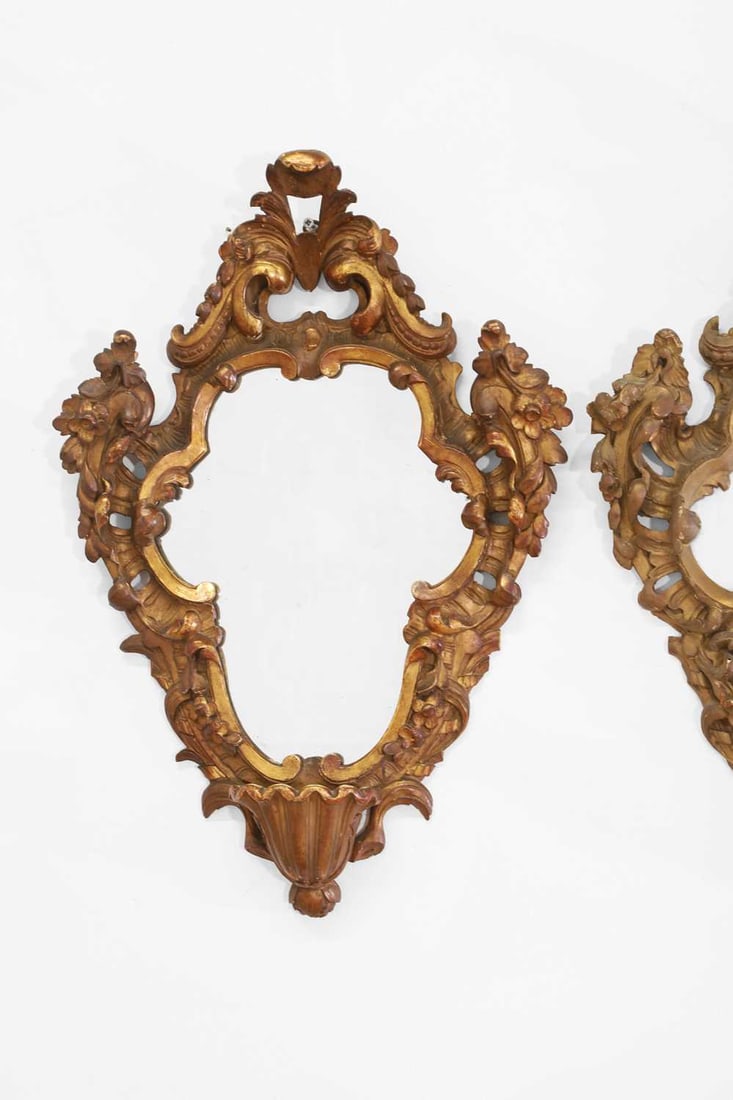 A pair of carved and painted wooden wall mirrors, 20th century, Italian, - 4