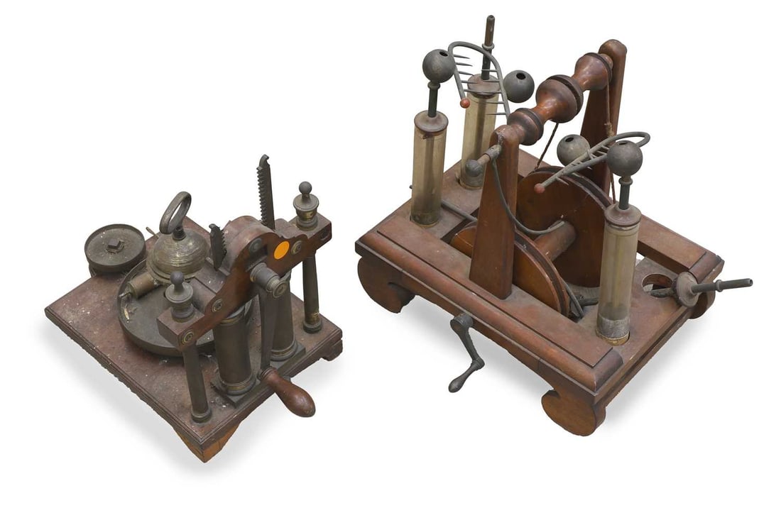 A pair of scientific instruments, late 19th century, (1 of 1)