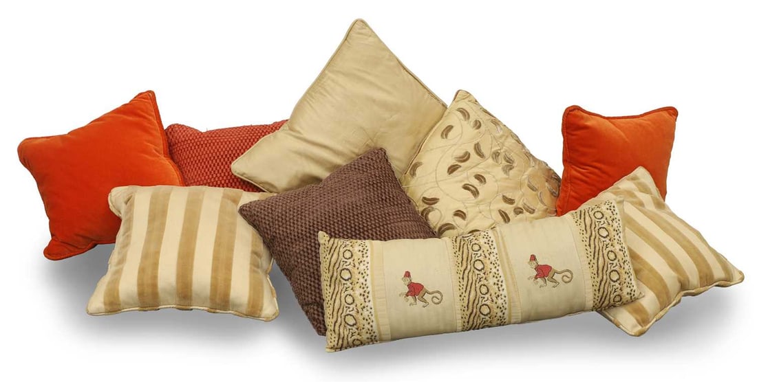 A group of throw cushions, 20th century, (1 of 1)