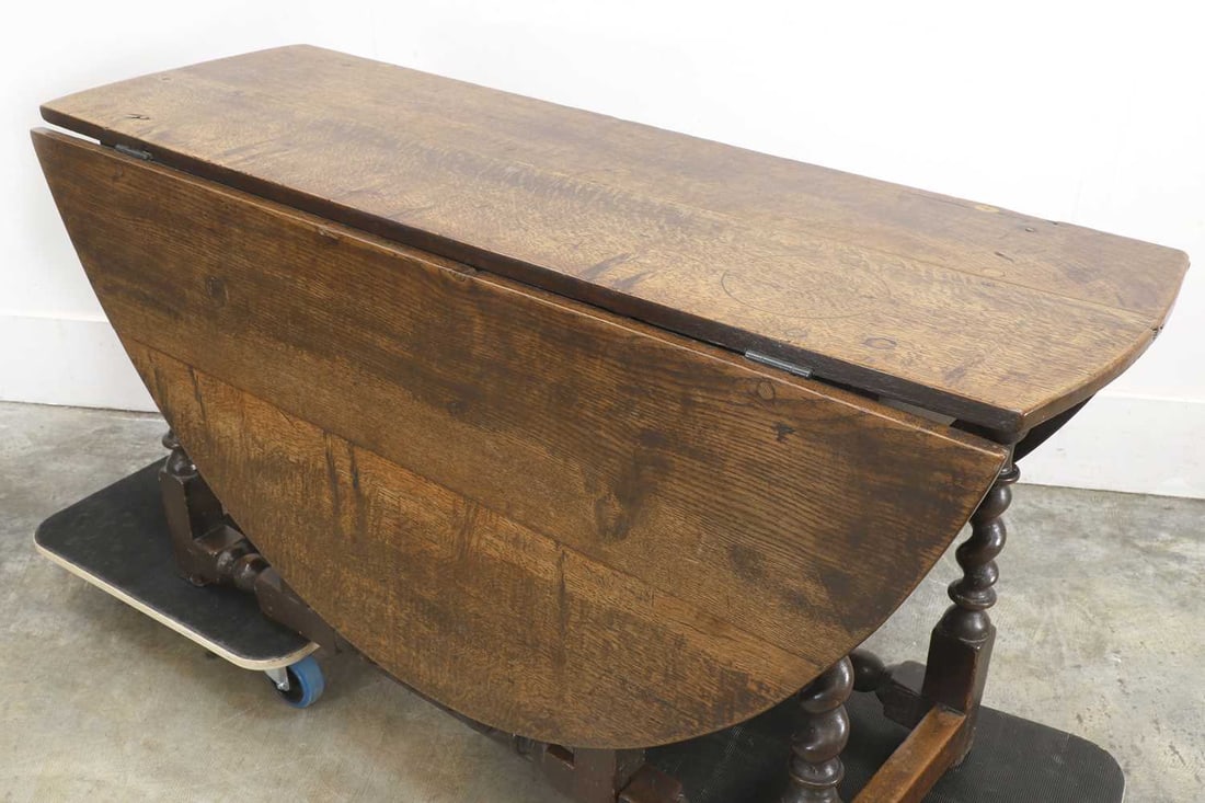 An oak gate leg table, late 17th century, - 2