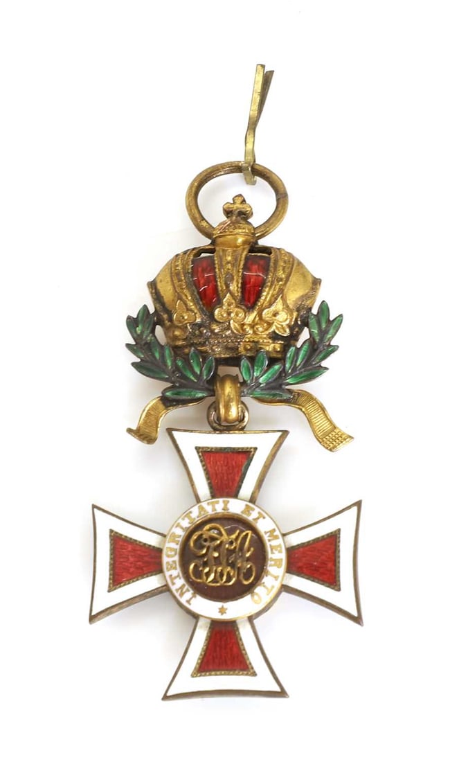 An Austrian Imperial Order of Leopold,: An Austrian Imperial Order of Leopold, no neck ribbon 3.2 x 6.5cm