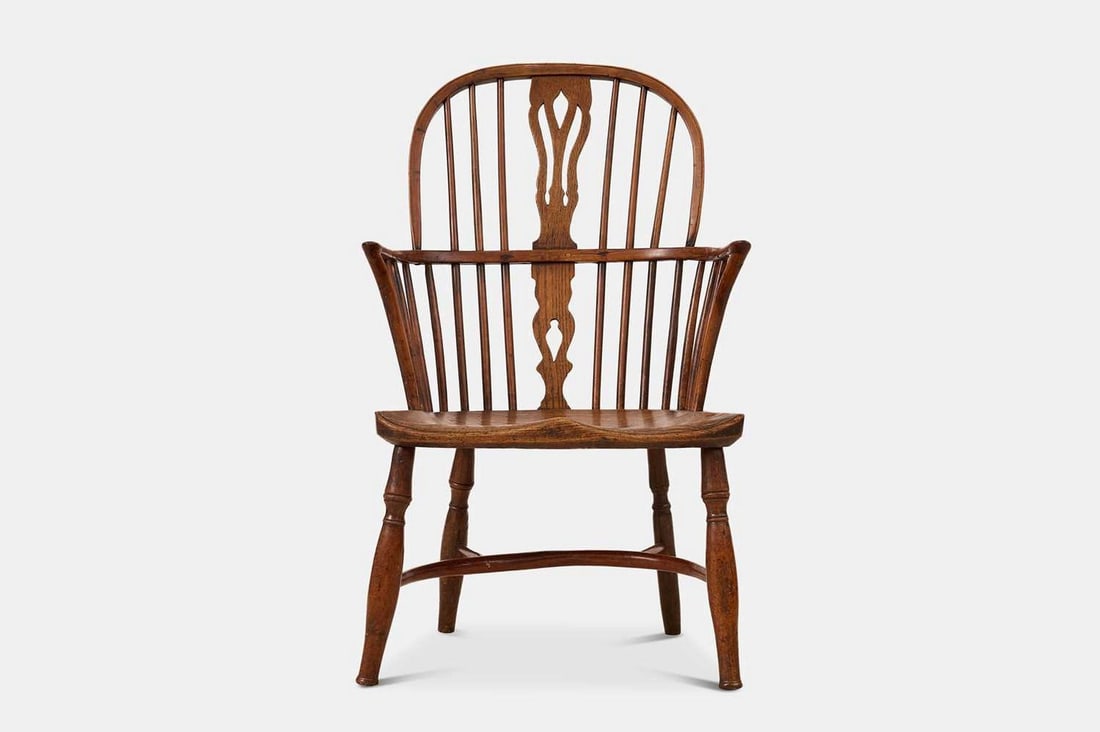 A late George III yew and elm Windsor chair, circa 1800, north-east Midlands, (1 of 4)