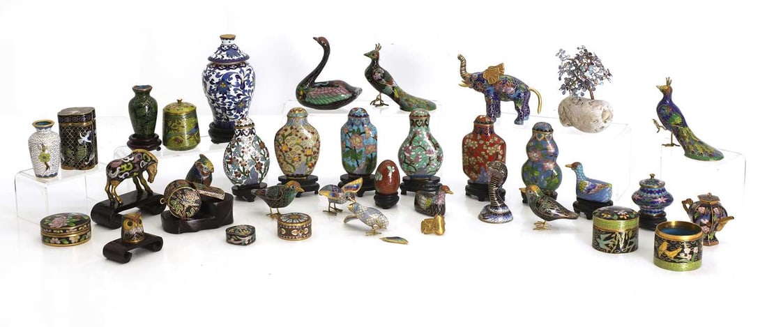 A collection of modern Chinese cloisonne scent bottles, vessels and animals of recent manufacture, (1 of 1)