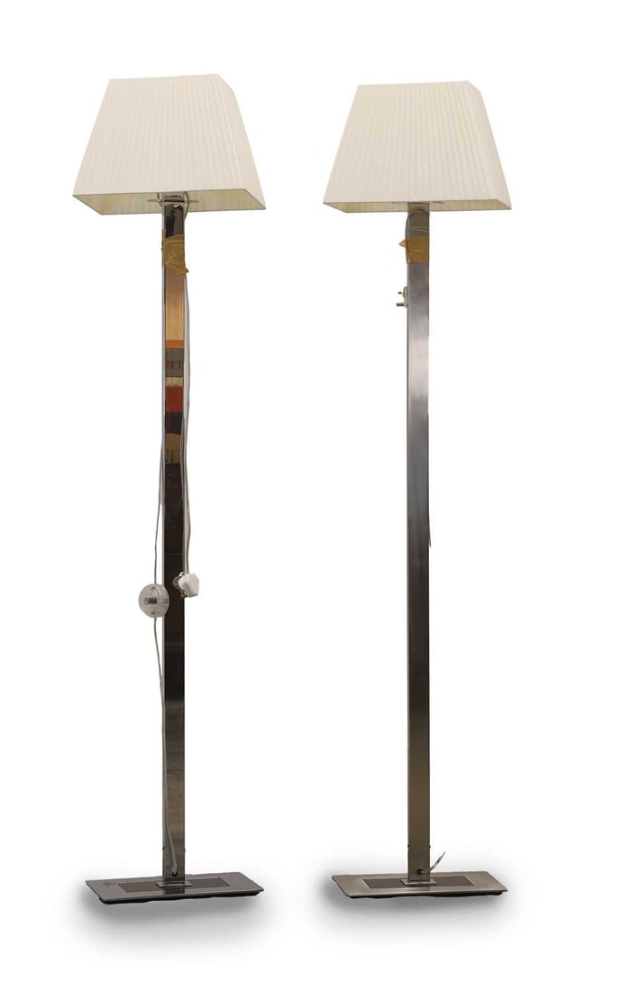 A pair of modern floor lamps, of recent manufacture (1 of 1)