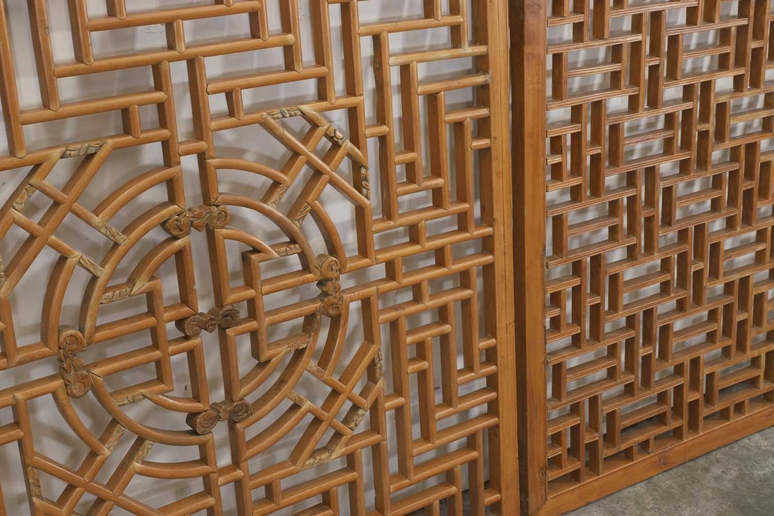 A pair of pierced wooden window panels, 19th century, Chinese, - 2