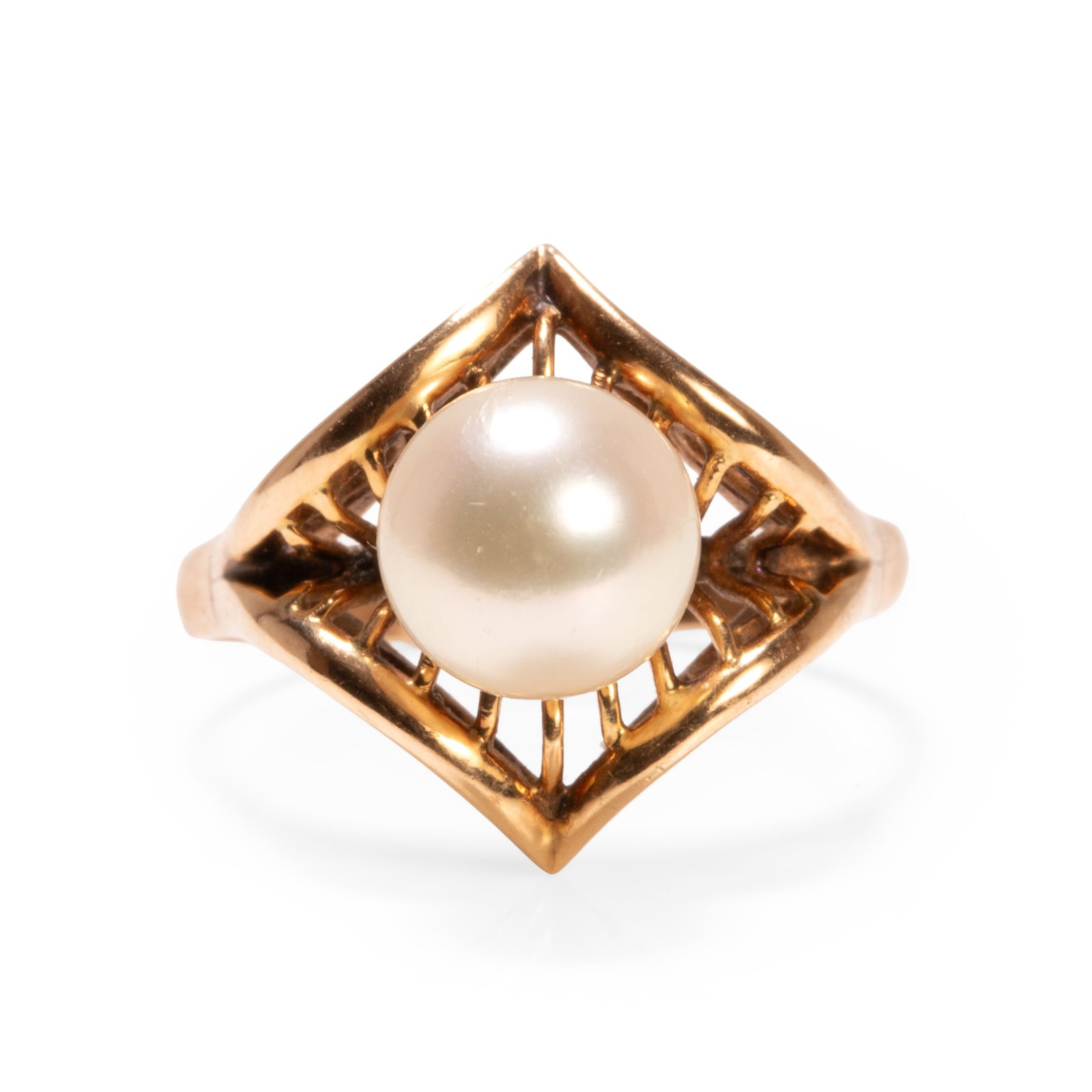 A cultured pearl ring, (1 of 2)