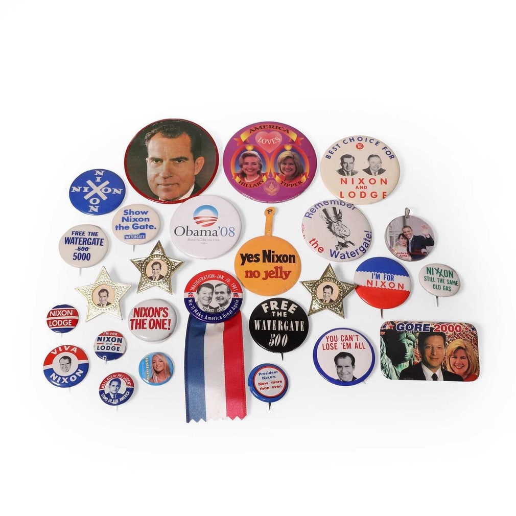 A collection of American political badges,: A collection of American political badges, 1970s and later (qty.) Condition Report: Please contact the department.
