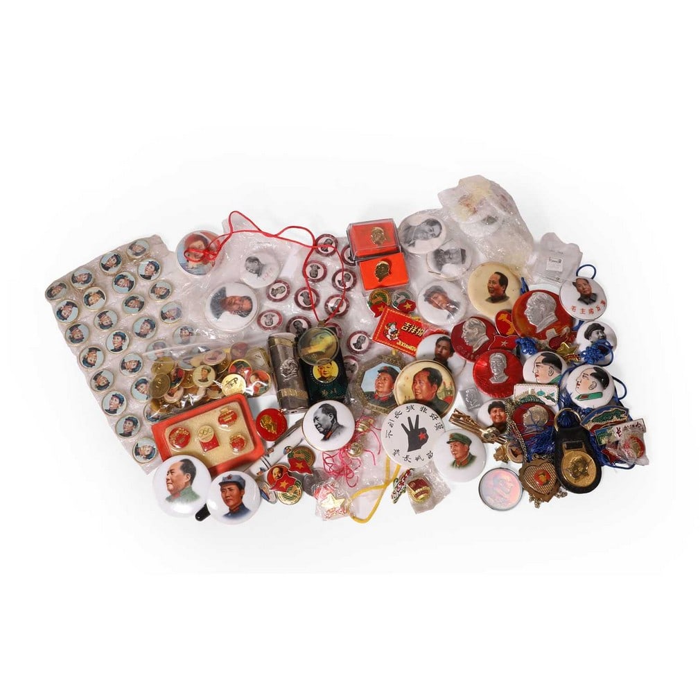 A large collection of Chinese and South Korean badges,: A large collection of Chinese and South Korean badges, together with other novelty items (qty.) Condition Report: Please contact the department.