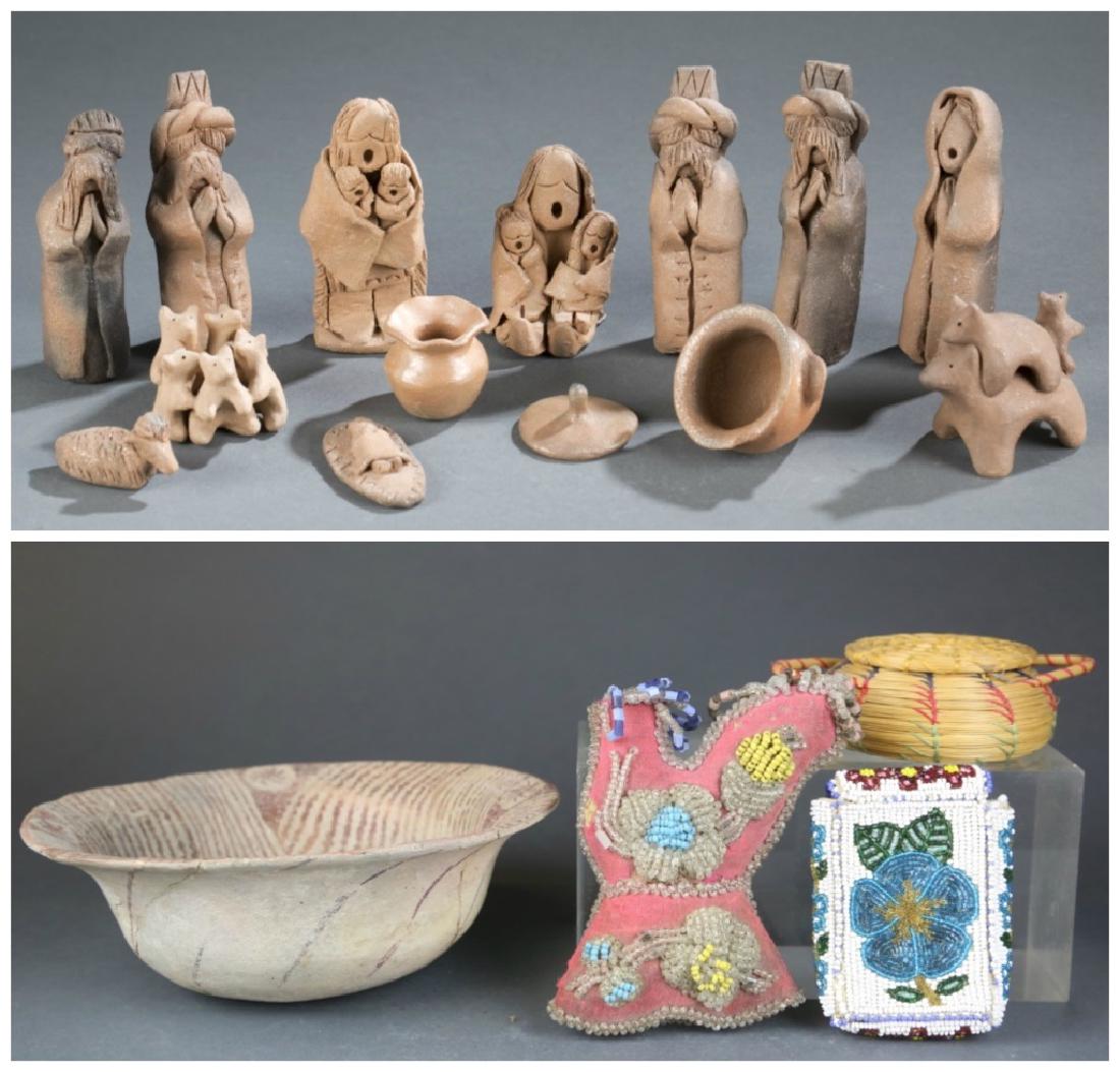 A group of 17 assorted US tribal objects. (1 of 16)