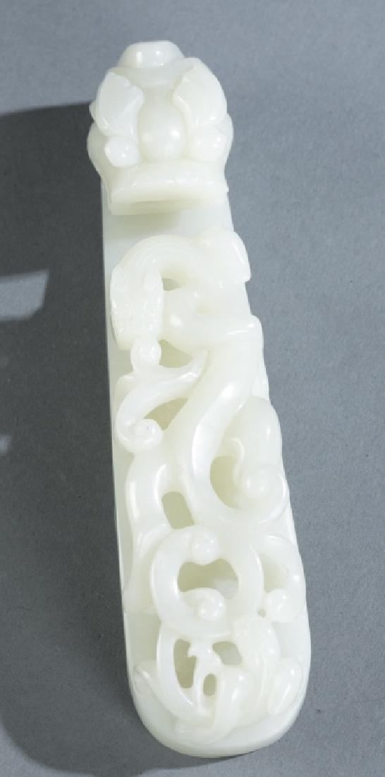 Large Chinese jade belt hook. (1 of 4)