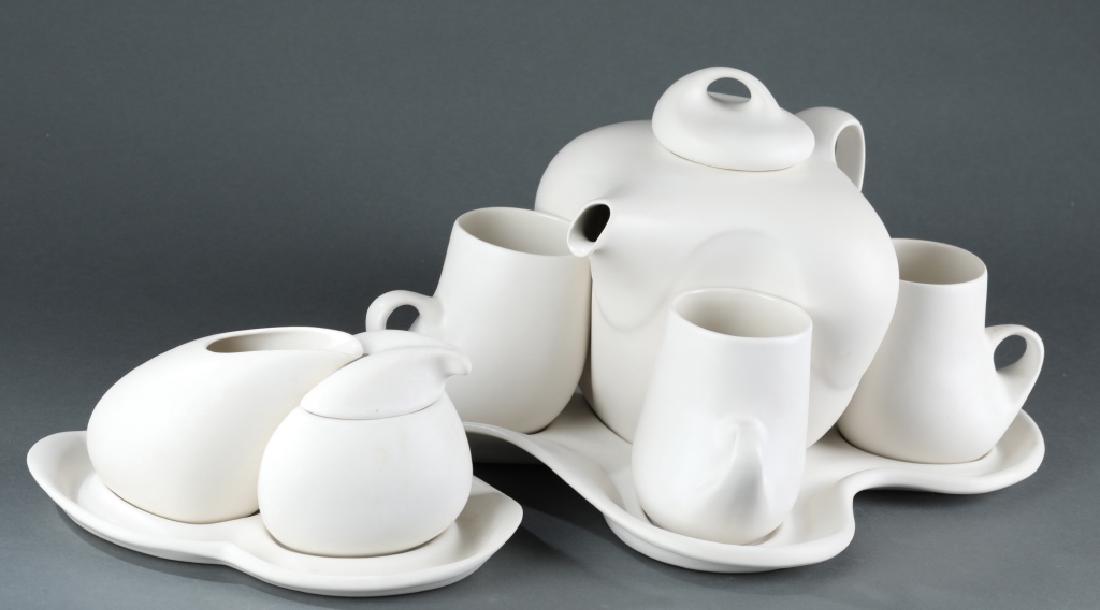 9-piece Captain Picard's tea set. (Saenger). (1 of 4)