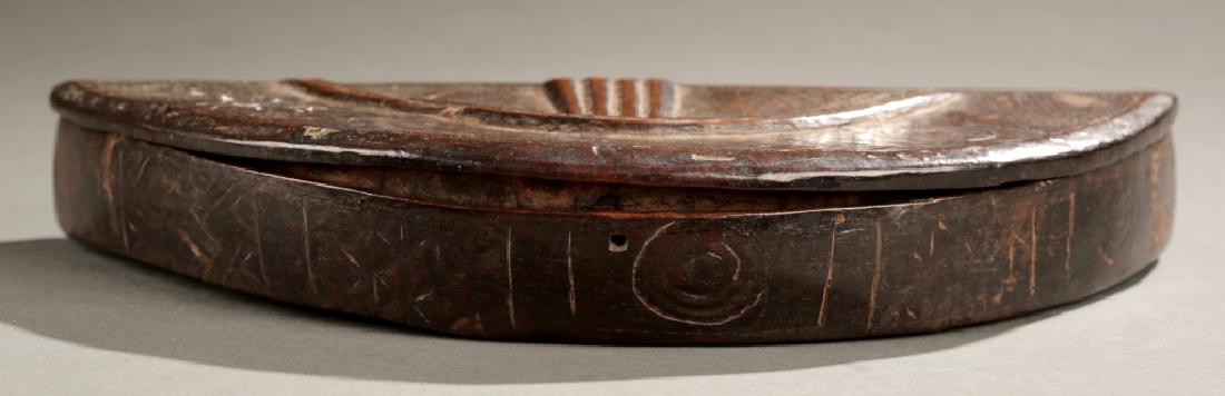 Kuba carved lidded box, 19th century. (1 of 4)