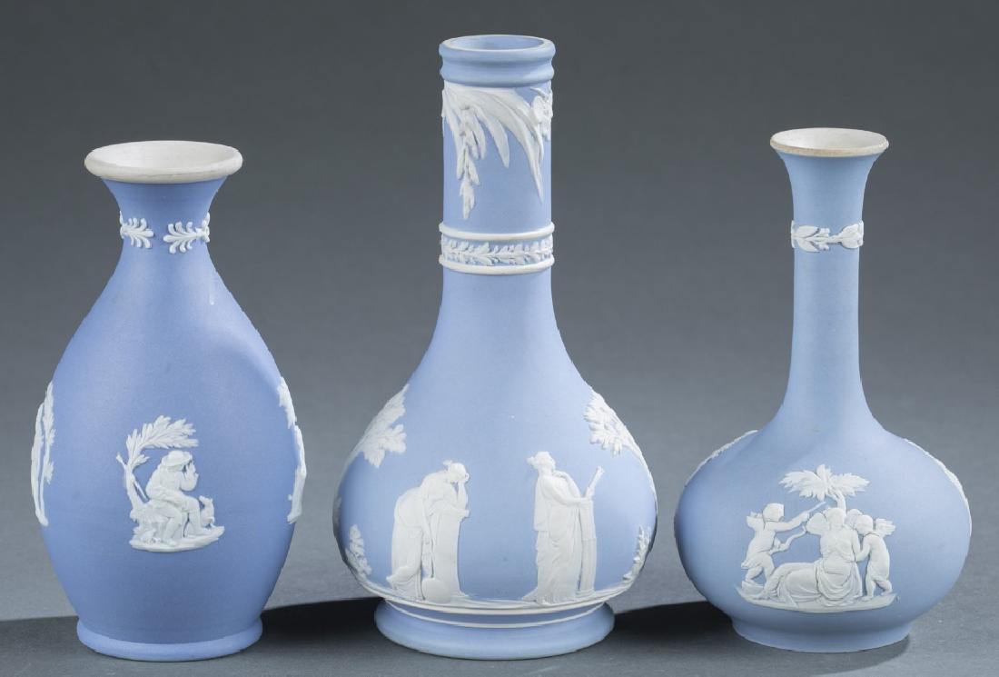 3 Wedgwood jasperware vases. Late 19th and early 2 (1 of 10)