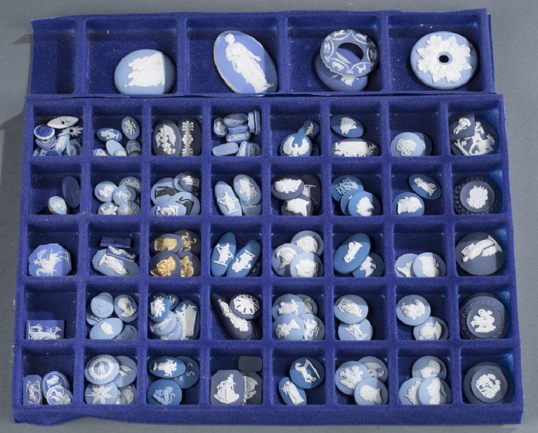 Group of assorted Wedgwood jasperware cameos. (1 of 7)