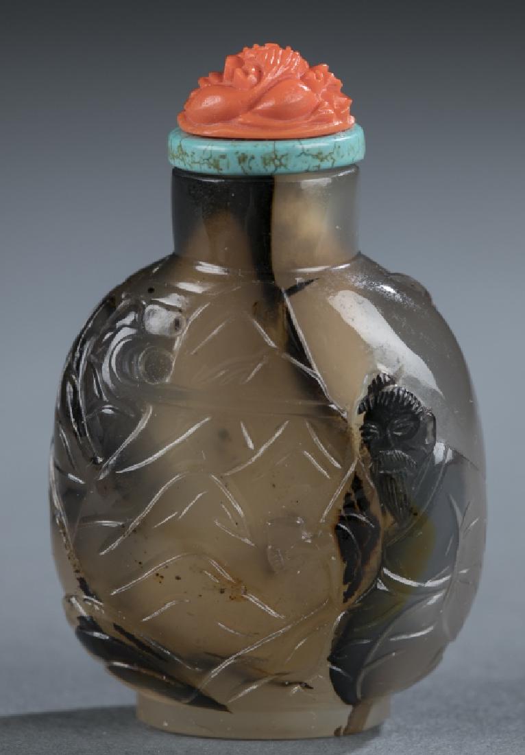 Chinese agate snuff bottle. (1 of 6)