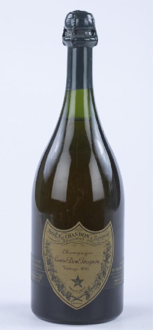 Moet et Chandon. 1964, Cuvée Dom Pérignon.: One bottle Moet et Chandon. 1964. Cuvée Dom Pérignon, vintage sparkling champagne. (750 ml).