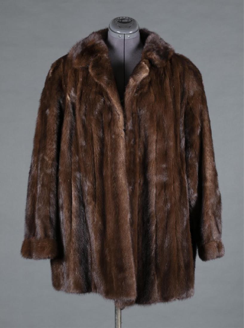 Brown Mink Fur Coat. (1 of 3)