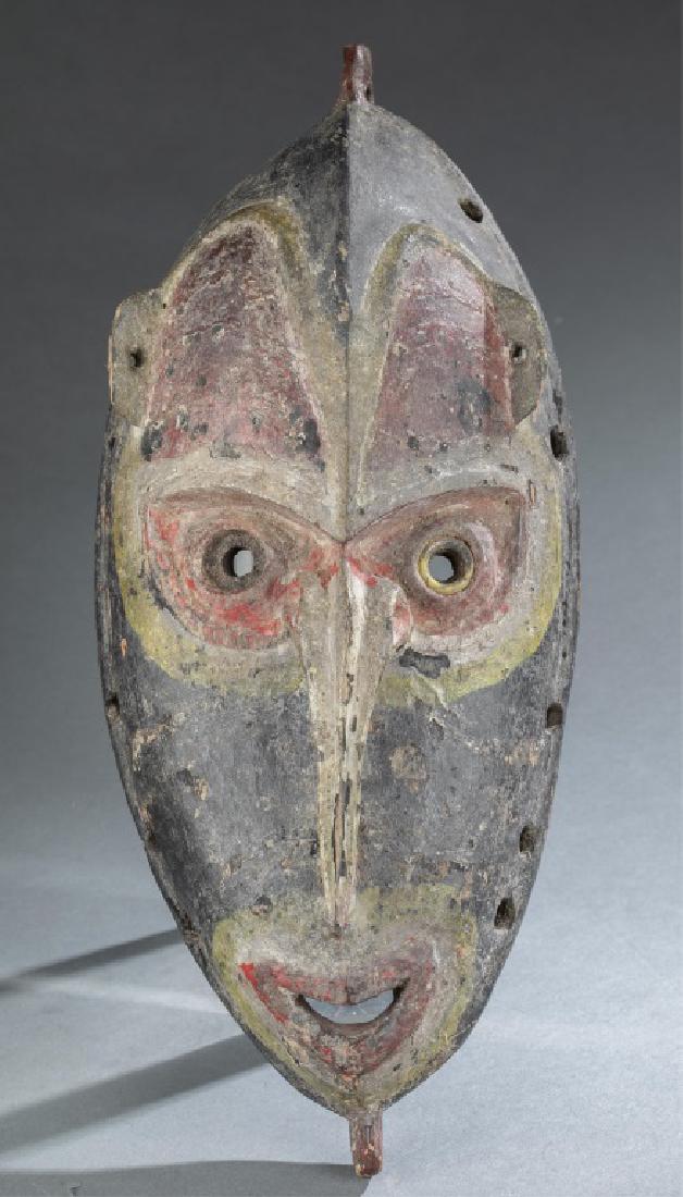 Murik Lakes painted face mask. 20th century. (1 of 4)