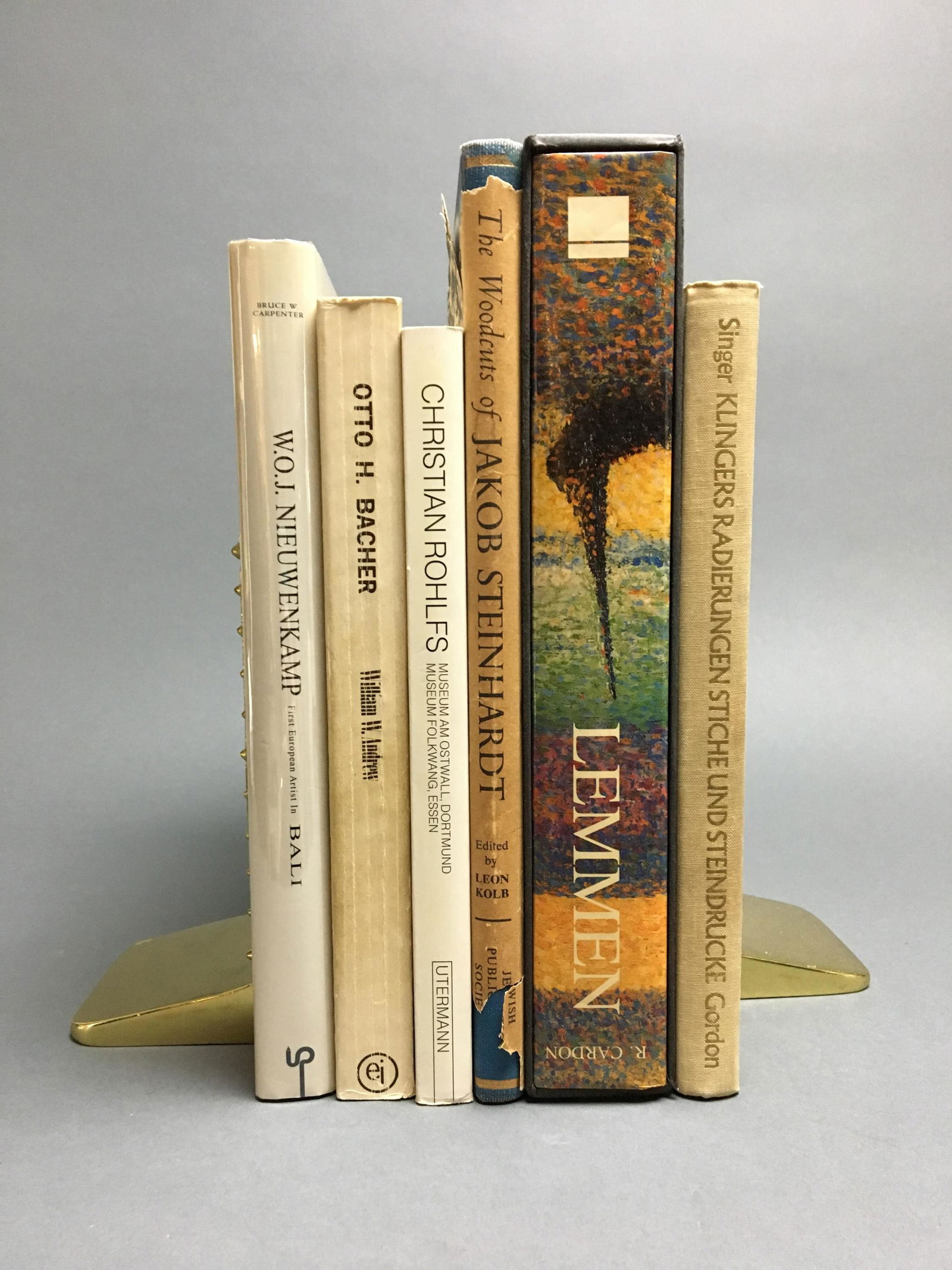 6 vols. Catalogue Raisonnes.: [Art Reference] 6 Titles. 4to/folio, v.d. (1) Singer. Max Klingers Radierungen Stiche und Steindrucke. (2) Woodcuts of Jakob Steinhardt.(3) Cardon. Georges Lemmen. Slipcase. (4) Carpenter. W.O.J. Nieu