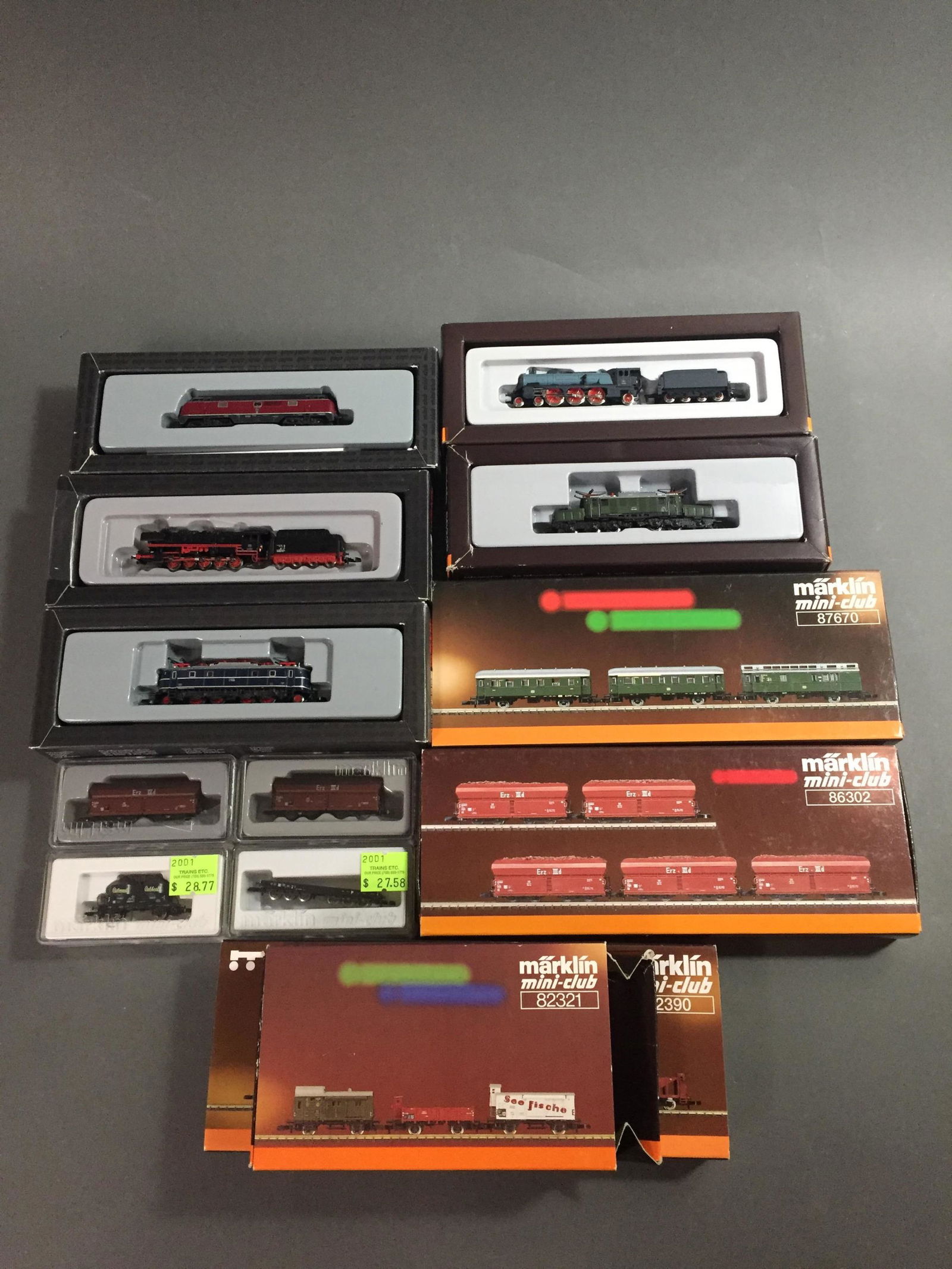 5 Marklin Z Scale Engines &16 Cars.: 5 Marklin Z Scale Engines &16 Cars. Including old style locomotives & Euro engines.