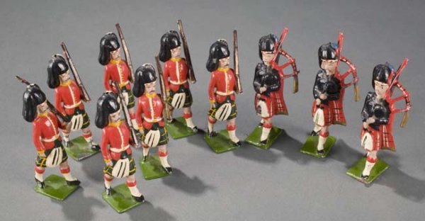 10 Britians LTD Scots Guard Pipers & Soldiers