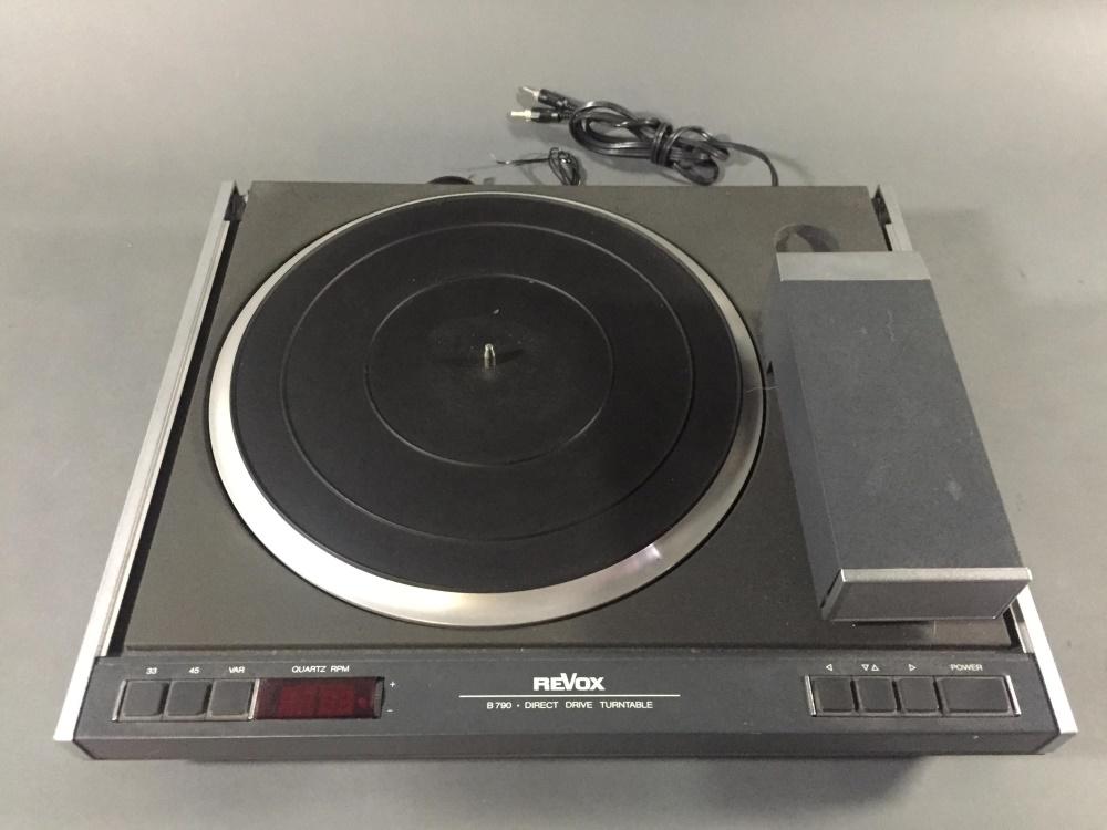 Revox/Studer B790  Linear Tracking Turntable. (1 of 5)