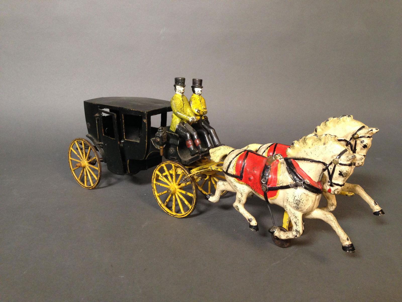 Antique Wilkins Landau Cast Iron Clarence Coach: Antique Wilkins Landau (Keene, New Hampshire) Cast Iron Clarence Two Horse Coach ++ Including two drivers ++ Founded in the 1890, Wilkins Landau produced high quality horse drawn toys, later becoming