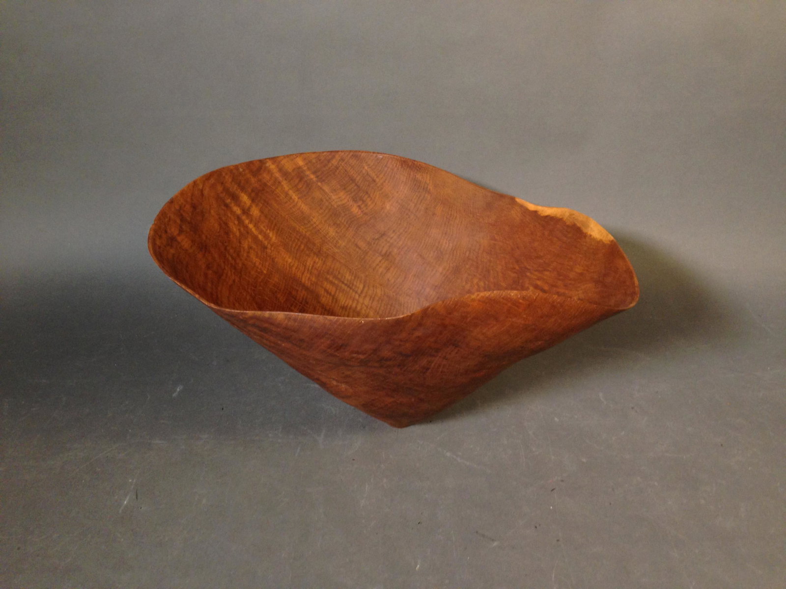 Anthony Bryant 1990 Turned Wood Bowl: Anthony Bryant 1990 Turned Wood Bowl ++10" x 14"