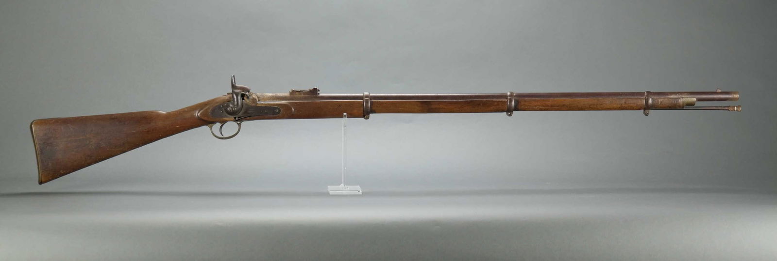 1861 Pâ€™53/3 Tower Enfield Percussion Rifle Musket.: [Antique Firearms] Pattern 1853/3 Tower Enfield percussion .577-cal. rifle musket dated 1861++ Lock Plate with crown cipher and "1861 Tower" with English proof marks on barrel ++ Carved crude H.C. on