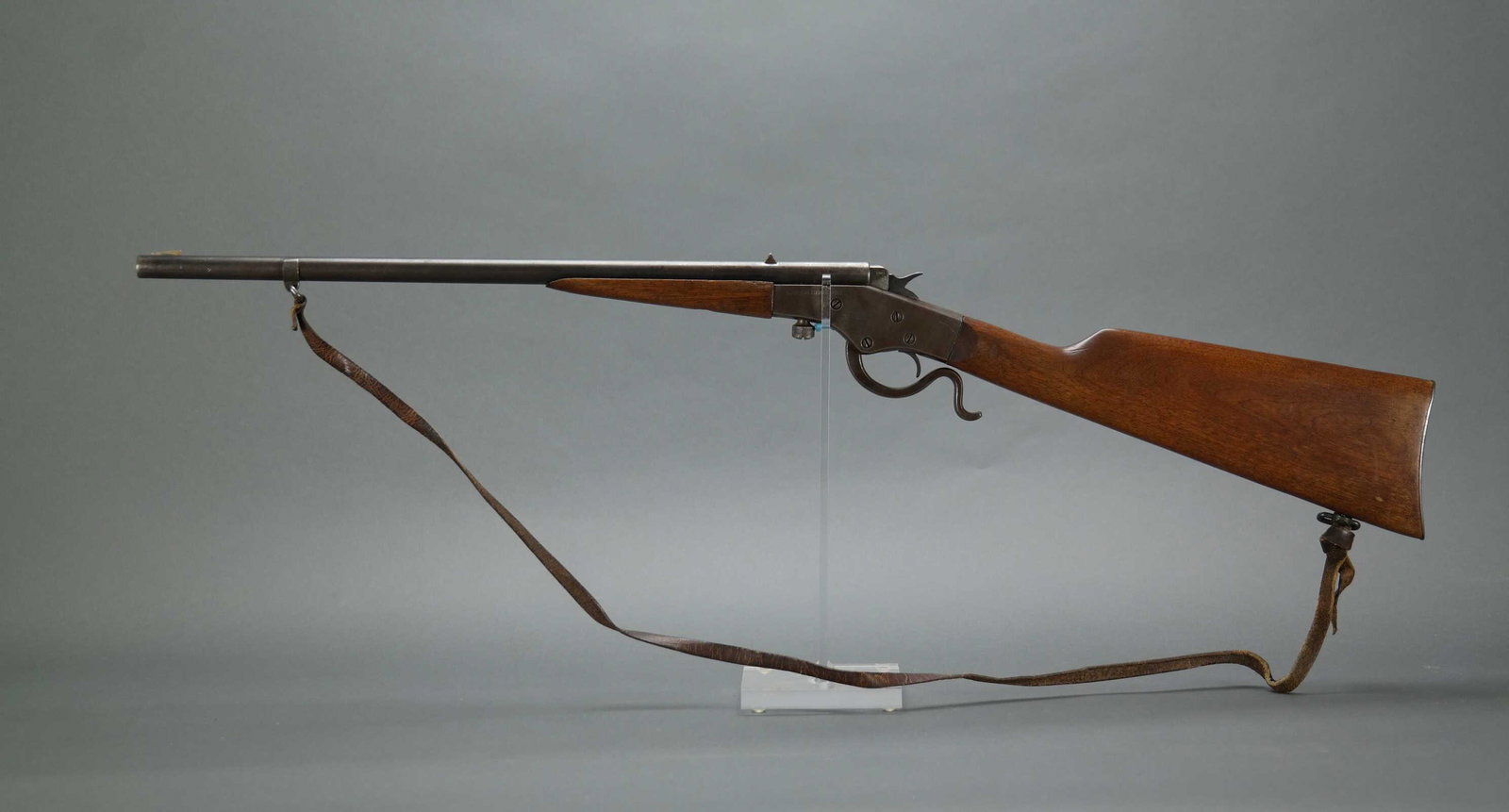 Stevens "Crack Shot" Rifle No. 26 .22LR Cal.: [Modern Firearms] 1912-1939 Stevens "Crack Shot" rifle no. 26 .22LR cal. ++ Standard company name on round barrel and Crack-Shot 26 on left side of receiver ++32.5" long with 18" barrel ++ Including l