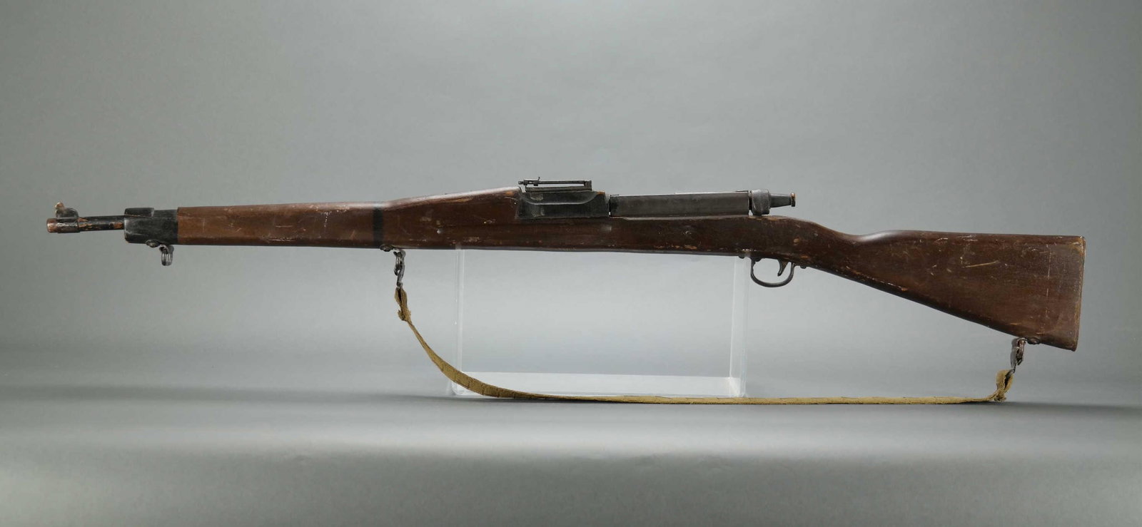 WW2 M1 Carbine Wood Dummy Training Rifle.: [Replica] WW2 m1 Carbine wood dummy training rifle ++ Including ladder sight, operational bolt and action, and cotton sling._x000D_ Condition Stock heavily scuffed with loss of paint. Wood barrel loos