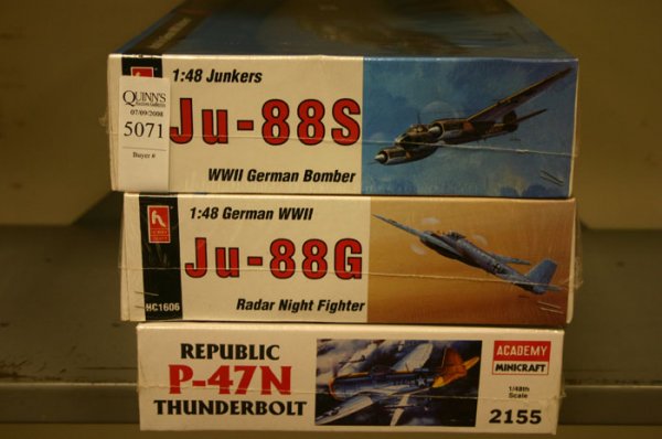 . Academy/Minicraft, P-47 Thunderbolt, #2155,